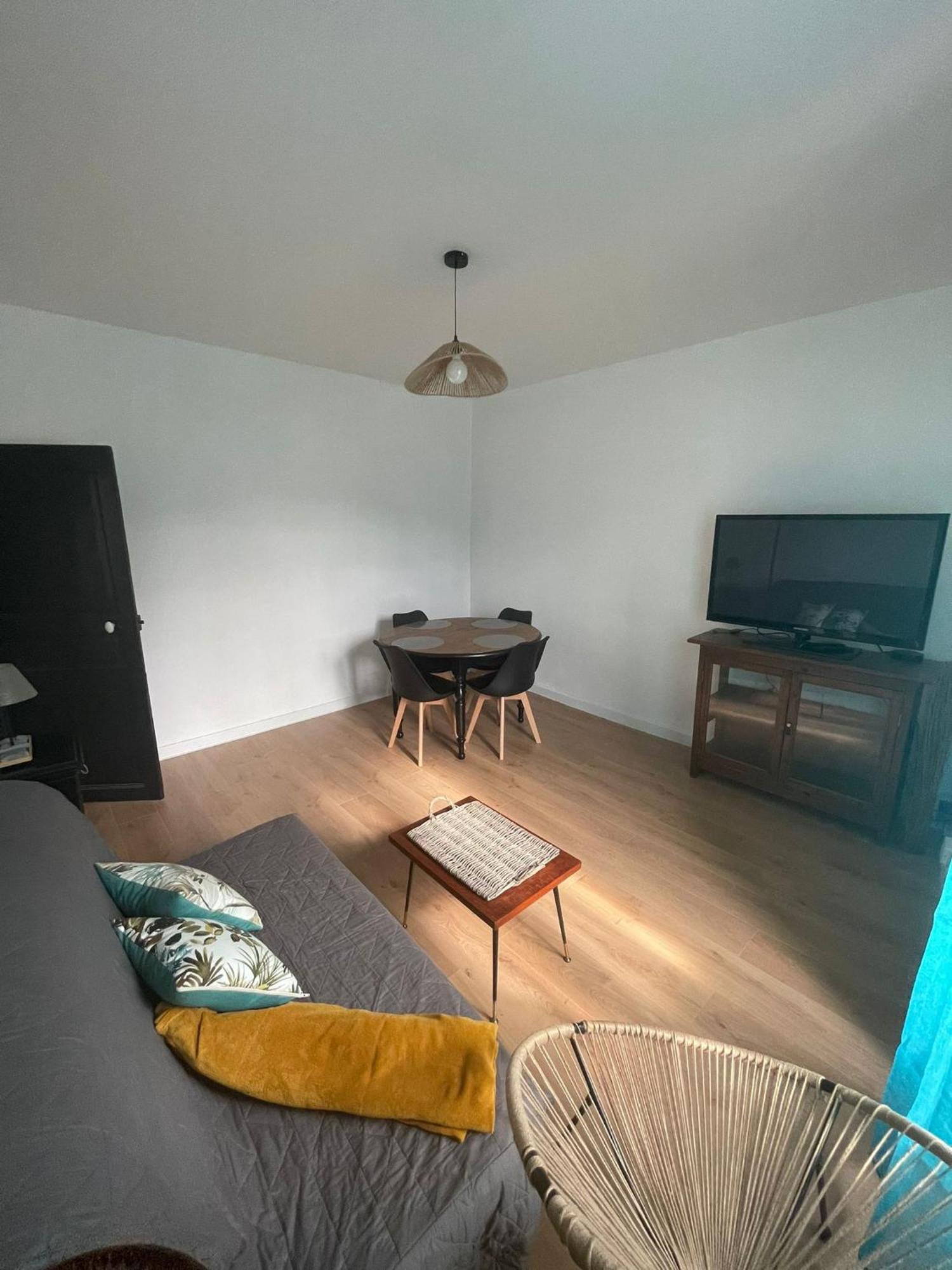 Charmant Appartement Au Paradis Romagnat Exteriör bild